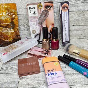 Women's Beauty Bundle Lot of 13